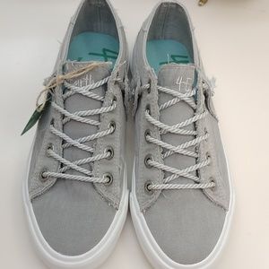 It's not comfortable on my feet I have a flat foot.. use it once.